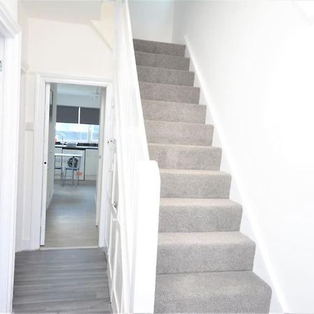 4 Bedroom House In East Londres Extérieur photo