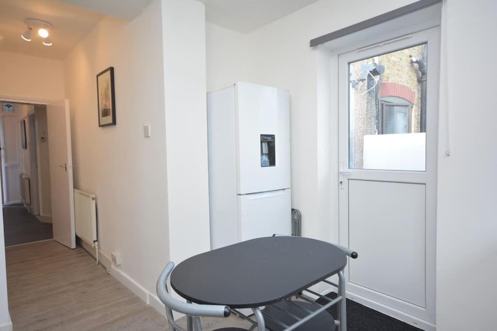 4 Bedroom House In East Londres Extérieur photo