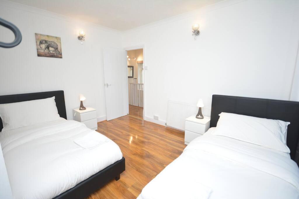 4 Bedroom House In East Londres Extérieur photo