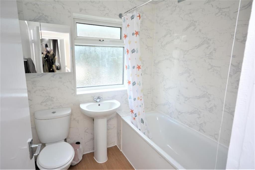 4 Bedroom House In East Londres Extérieur photo